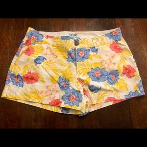 Old Navy Hawaiian Print Women’s Shorts